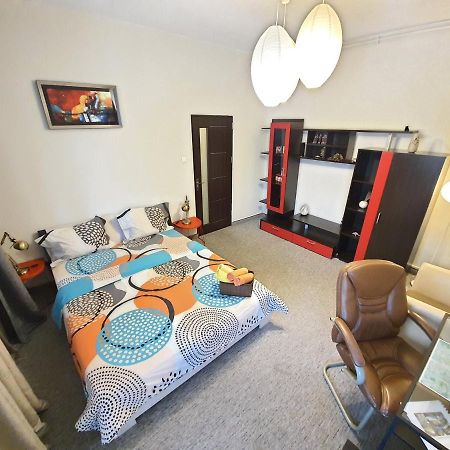 Global Downtown Apartments - Universitate - Calea Victoriei Bucharest Luaran gambar