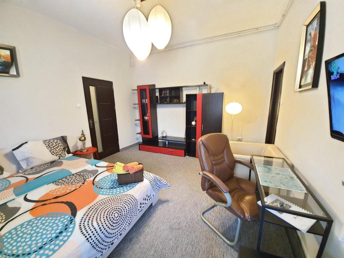 Global Downtown Apartments - Universitate - Calea Victoriei Bucharest Luaran gambar